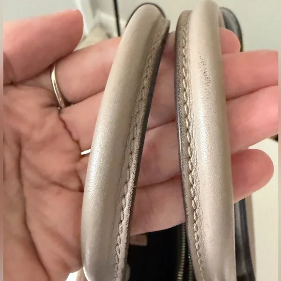 Fendi 2Jours Small / Petite Tote in Beige-Gray Leather with Crossbody Strap - Picture 6 of 16